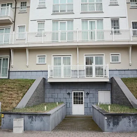 Coastal Duplex With Balcony, Cleaning Included Lägenhet