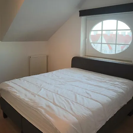Coastal Duplex With Balcony, Cleaning Included Lägenhet *